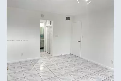 20201 NE 29th Ct #D221, Aventura, FL 33180 - Photo 11