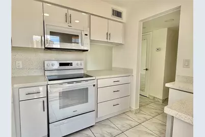 20201 NE 29th Ct #D221, Aventura, FL 33180 - Photo 1