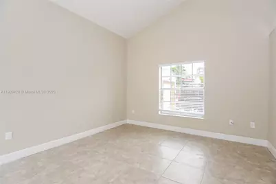 18954 NW 63rd Ct Cir #0, Hialeah, FL 33015 - Photo 5