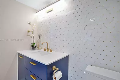 5225 Collins Ave #1403, Miami Beach, FL 33140 - Photo 13