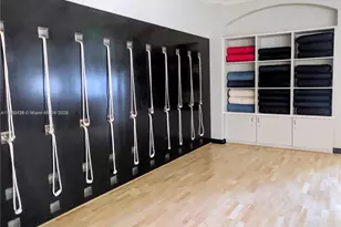 21055 Yacht Club Dr, Aventura, FL 33180 - Photo 29