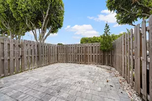 2723 SE 17th St, Homestead, FL 33035 - Photo 17