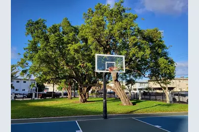 8010 Tatum Waterway Dr #4, Miami Beach, FL 33141 - Photo 11