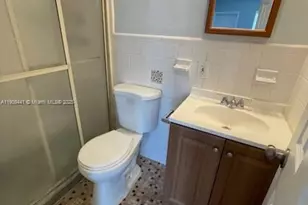 8010 Tatum Waterway Dr, Miami Beach, FL 33141 - Photo 5