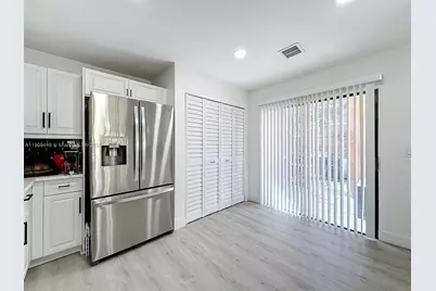 8117 NW 71st Ct, Tamarac, FL 33321 - Photo 9