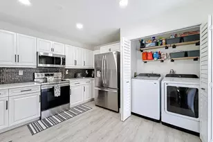 8117 NW 71st Ct, Tamarac, FL 33321 - Photo 11