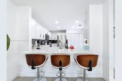 8117 NW 71st Ct, Tamarac, FL 33321 - Photo 15