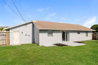 2152 NE 1st Ct, Boynton Beach, FL 33435 - Photo 15