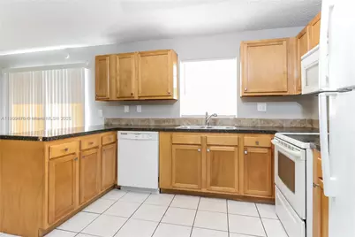 2152 NE 1st Ct, Boynton Beach, FL 33435 - Photo 7