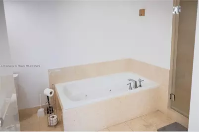 19900 E Country Club Dr #318, Aventura, FL 33180 - Photo 13