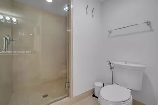 19900 E Country Club Dr, Aventura, FL 33180 - Photo 17