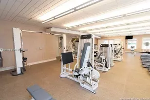 19900 E Country Club Dr, Aventura, FL 33180 - Photo 25