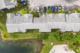 1211 S Independence Dr, Homestead, FL 33034 - Photo 27