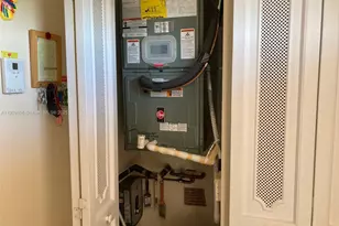 301 SE 3rd St, Dania Beach, FL 33004 - Photo 21