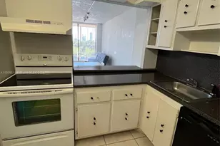 20301 W Country Club Dr, Aventura, FL 33180 - Photo 7