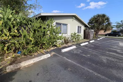 59 NW 37th St #1, Oakland Park, FL 33309 - Photo 1