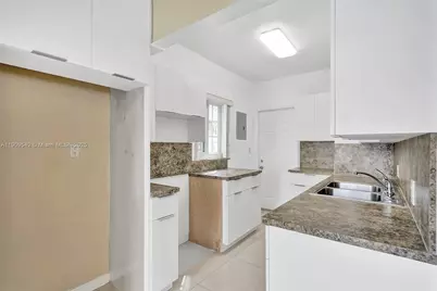 1199 Marseille Dr #15, Miami Beach, FL 33141 - Photo 9