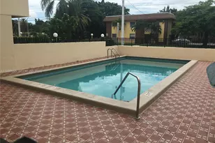 555 NE 123rd St, North Miami, FL 33161 - Photo 3