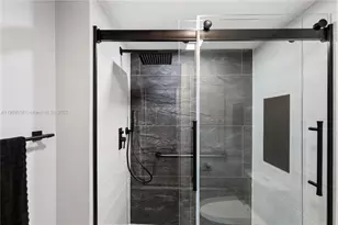 7408 Fairfax Dr, Tamarac, FL 33321 - Photo 23