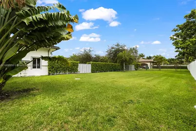9580 SW 101st Ter, Miami, FL 33176 - Photo 17