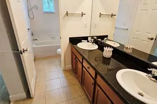 809 SW 147th Ave, Pembroke Pines, FL 33027 - Photo 13