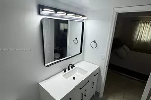 17800 N Bay Rd, Sunny Isles Beach, FL 33160 - Photo 19