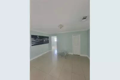 25 E 53rd Ter, Hialeah, FL 33013 - Photo 5