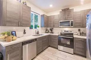 2333 SE 10th St, Homestead, FL 33035 - Photo 5