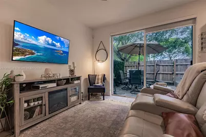 2333 SE 10th St, Homestead, FL 33035 - Photo 7