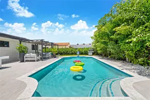2585 SW 108th Ave, Miami, FL 33165 - Photo 9