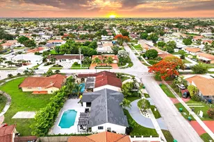 2585 SW 108th Ave, Miami, FL 33165 - Photo 3