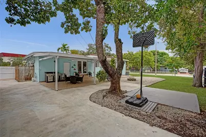 440 NW 38th Ct, Miami, FL 33126 - Photo 39