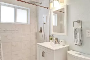 440 NW 38th Ct, Miami, FL 33126 - Photo 17