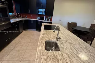 1411 Seagrape Cir, Weston, FL 33326 - Photo 5