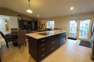 1411 Seagrape Cir, Weston, FL 33326 - Photo 7