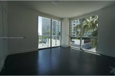 1060 Brickell Ave #1411, Miami, FL 33131 - Photo 17