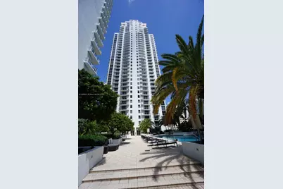 1060 Brickell Ave #1411, Miami, FL 33131 - Photo 1