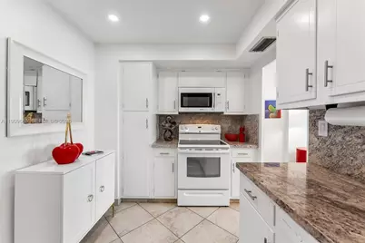 3333 NE 34th St #914, Fort Lauderdale, FL 33308 - Photo 11