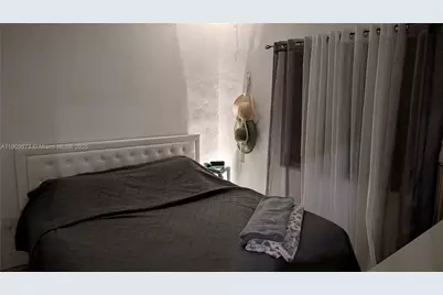 917-919 NE 10th St, Hallandale Beach, FL 33009 - Photo 3