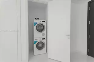 300 Biscayne Blvd Way, Miami, FL 33131 - Photo 13