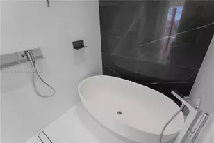 300 Biscayne Blvd Way, Miami, FL 33131 - Photo 19