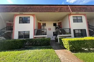 842 NE 209th St, Miami, FL 33179 - Photo 15