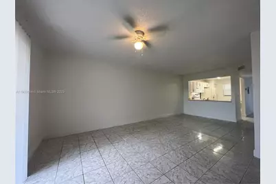 842 NE 209th St #103, Miami, FL 33179 - Photo 3