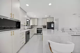 11930 SW 199th St, Miami, FL 33177 - Photo 9