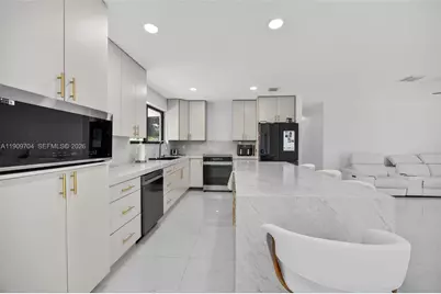 11930 SW 199th St, Miami, FL 33177 - Photo 9