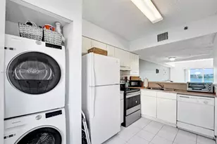 174 Riviera Cir, Weston, FL 33326 - Photo 15