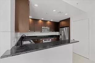 3030 NE 188th St, Aventura, FL 33180 - Photo 7