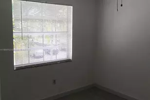 438 NE 210th Cir Terrace, Miami, FL 33179 - Photo 11