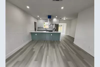 1185 W 50th St, Hialeah, FL 33012 - Photo 7