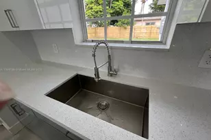 1185 W 50th St, Hialeah, FL 33012 - Photo 29